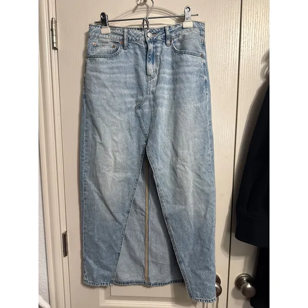 American Eagle Dreamy Drape Light Wash Low Rise Denim Maxi Skirt Front Slit Jean - Image 3