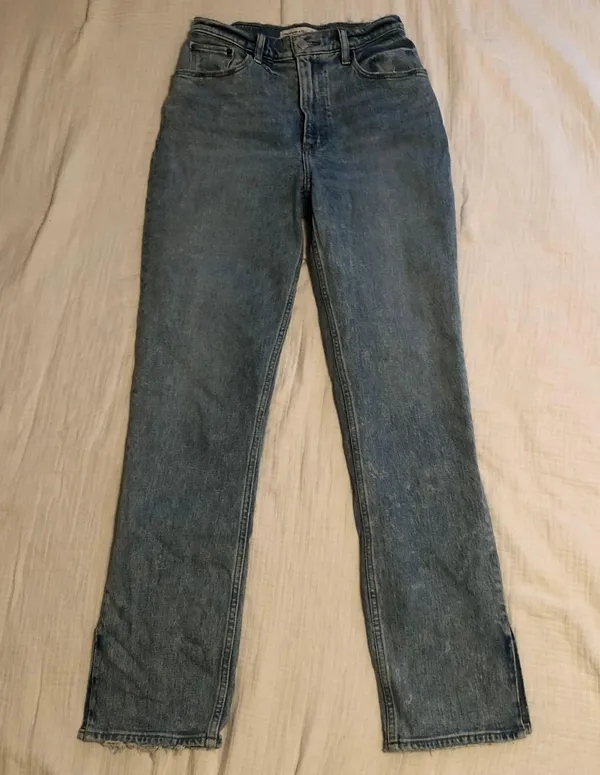 Abercrombie & Fitch A&F Wide Leg Flare Jeans - Image 4