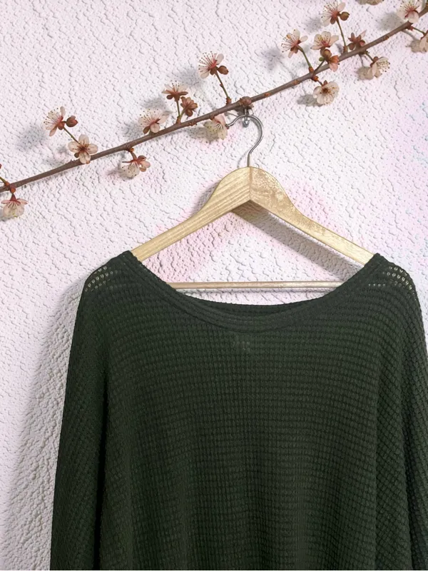 BiBi Olive Green Waffle Knit Dolman Sleeve Top Size Large NWOT - Image 4