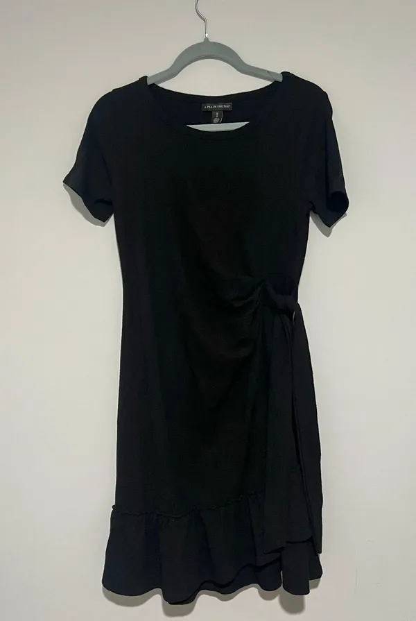 A Pea in the Pod Black Short Sleeve Maternity Dress - Image 4