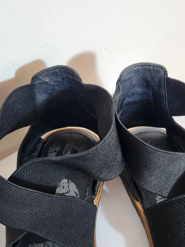 Sorel Ella Slip On Sandals Leather Elastic Straps Size 9 - Image 4