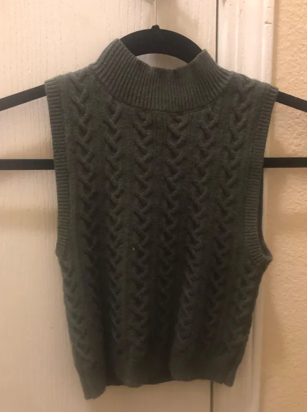Dark Green Cable Knit Crop Top - Image 3