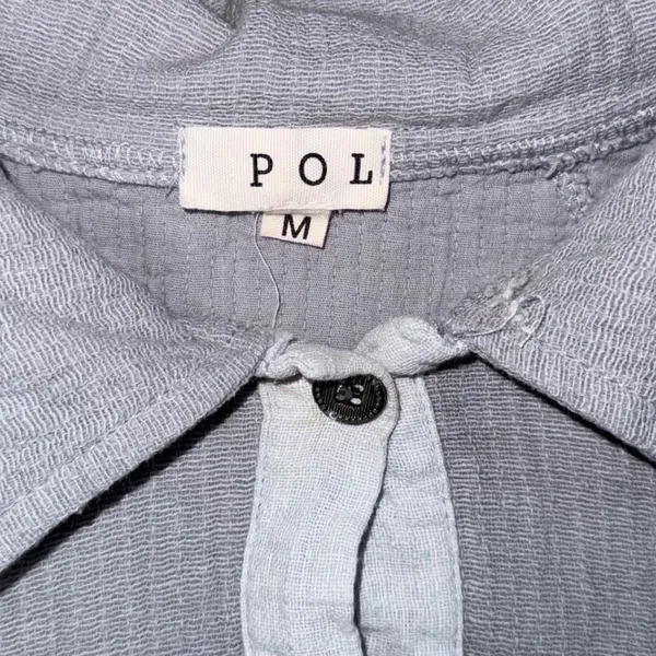 POL Button Down Top Women Medium Blue Good‎ Floral Ruffle Raw Hem UWT503 - Image 5