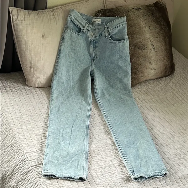 Abercrombie & fitch the 90s straight ultra high-rise light wash jeans 6 28” S​​​ - Image 2