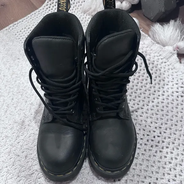 Dr. Martens WOMENS size 6 drywair Black Shoes waterproof - Image 3