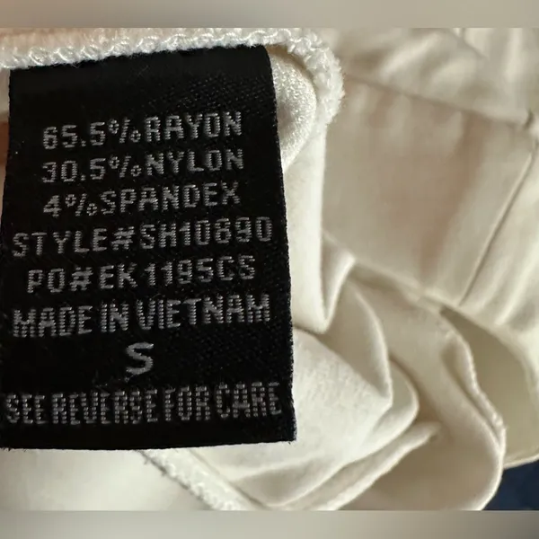Ci Sono Women’s White Zip Pocket Cuffed Shorts‎ Size Small - Image 8