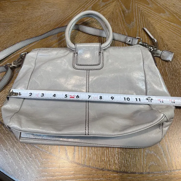 Hobo Sheila Leather Satchel Bag Light Gray Circular Handle Crossbody - Image 10