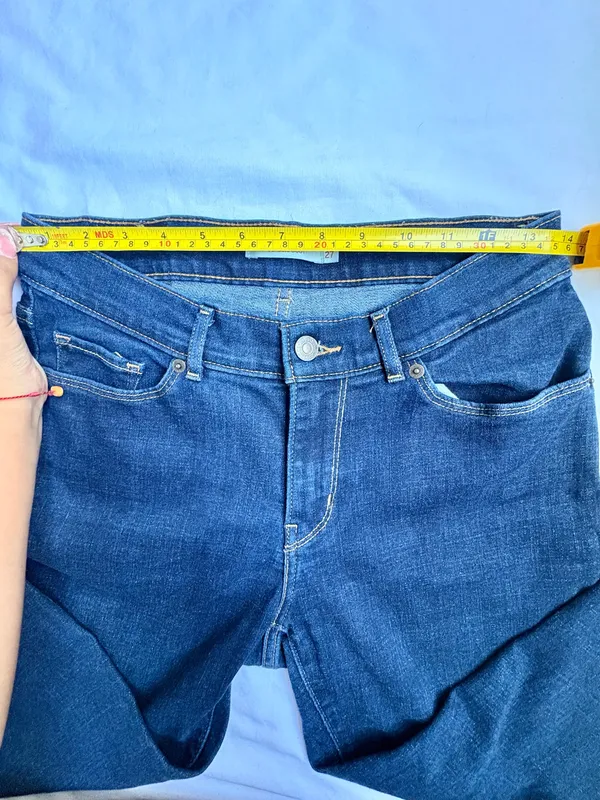 Levi’s Classic Bootcut Jeans – Size 27 Dark Wash - Image 10