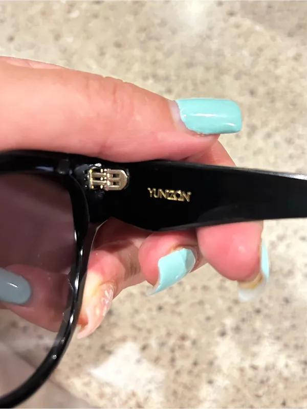 Yunison women’s Jet Black Sunglasses - Image 5