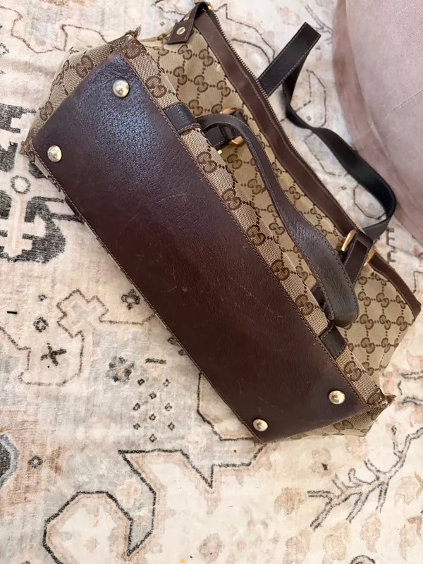 Gucci Shoulder Bag - Image 8