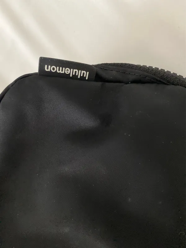 Black lululemon belt bag - Image 4