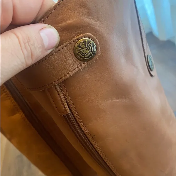 Sam Edelman Brown Leather Interior - Image 4