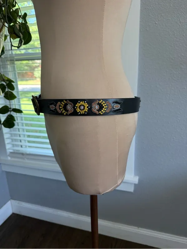 NWT Lucky Brand Sequin Beaded Floral Leather Belt Size Medium - Image 3