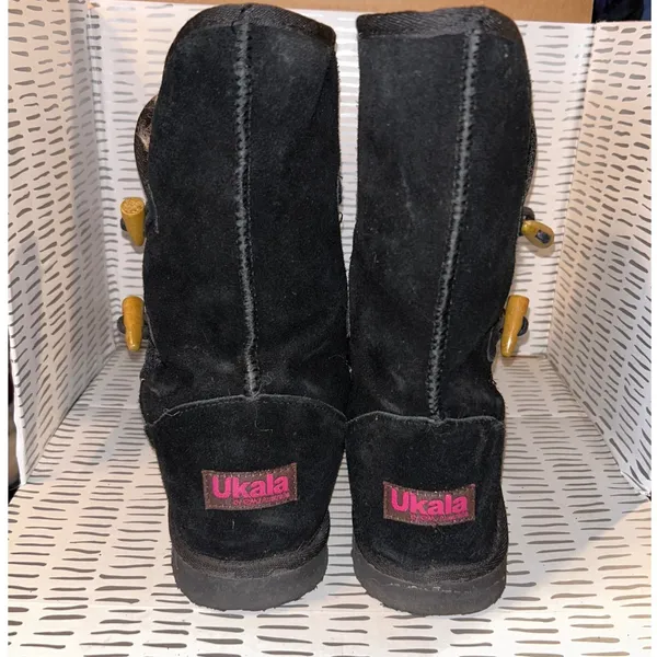 Ukala by EMU Australia Taj Low Black Suede Merino Wool Toggle Boots Womens 9 - Image 4