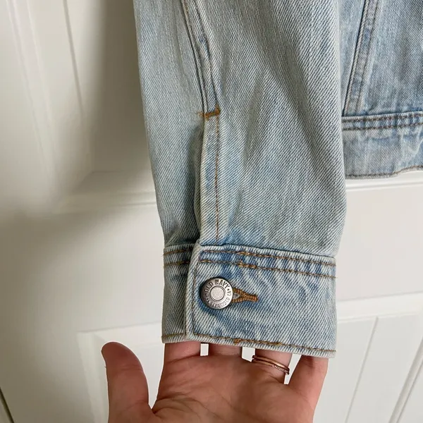 NWT | Old Navy women’s embroidered denim jacket‎ — small - Image 4