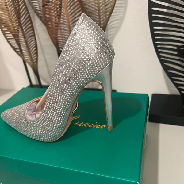 Elegant Silver Stiletto Heels by Lauren Lorraine Size 5.5 - Image 4