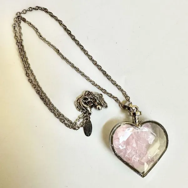 Blessings pink Crystal Chips in Faceted Glass Heart Pendant Necklace - Image 8