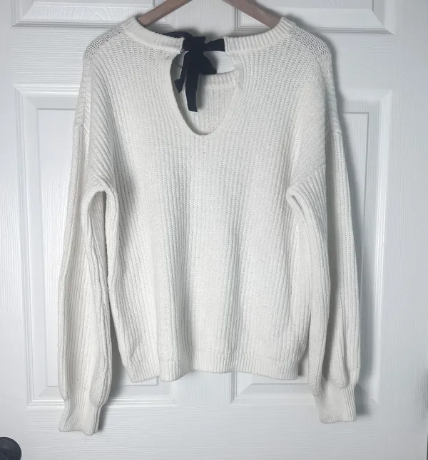 A New Day White Chunky Knit Sweater with Keyhole & Black Velvet Tie on Back - Image 6