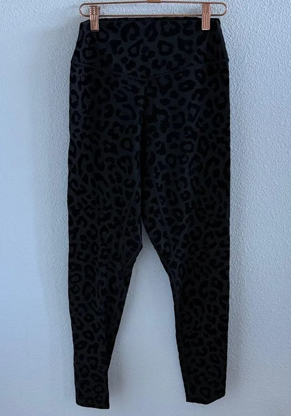 Balance Athletica Vitality High Rise Kingdom Leggings Panther Black Velvet M - Image 3