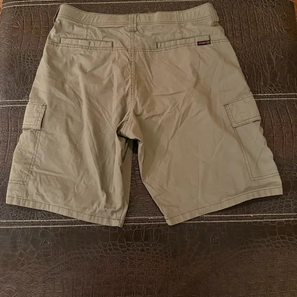 Wrangler All Terrain Gear Cargo Shorts Mens Size 32 Green Utility Pockets - Image 8