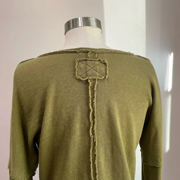 We The Free Come Get It V Neck‎ Cotton Blend Top Adventurer Green Boho M - Image 7