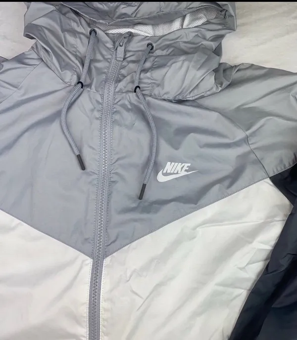 Nike Windbreaker - Image 4