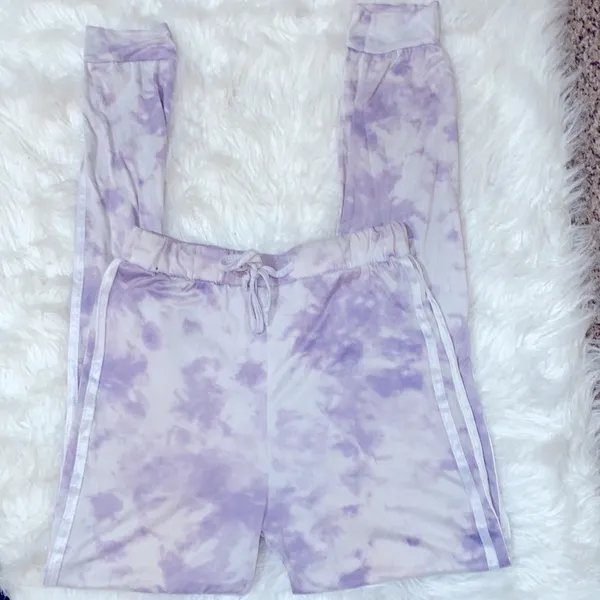 Charlotte Russe Purple and White Tie Dye Tank Top and Jogger Pajama Set - Image 3