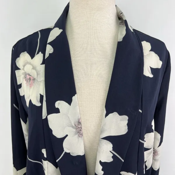 Sienna Sky Sz Medium Light Weight Open Front Blazer Jacket Navy and White Floral - Image 2