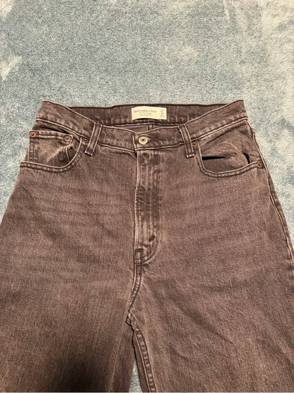 Abercrombie & Fitch The 90's Straight Ultra High Rise Black Denim Jeans Sz 27/4R - Image 2