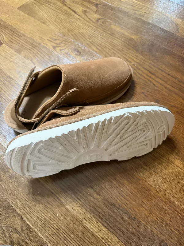 Size 6 uggs  - Image 3