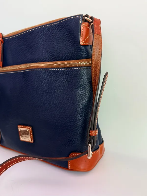 Dooney and Bourke Pebble Grain Crossbody Bag 2010s Midnight Blue Leather R264 - Image 3