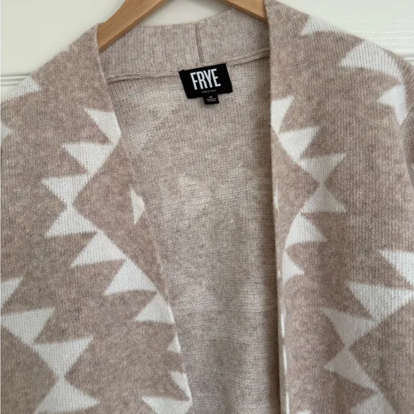 FRYE Aztec Print Cardigan Sweater Beige White‎ Medium M - Image 4