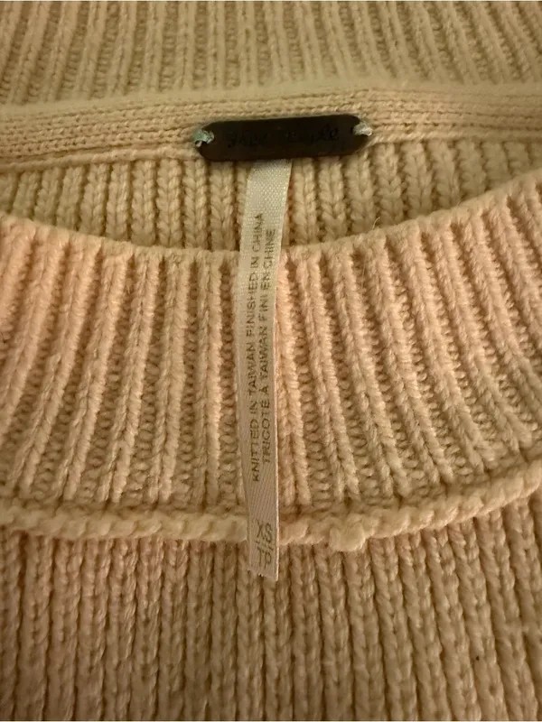Free People Easy Street Oversized Cream sweater. Size XS - Image 4