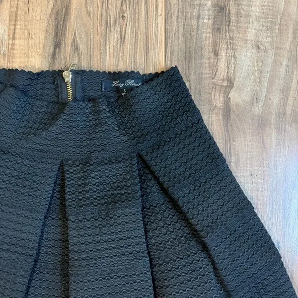 Honey punch‎ small black skirt - Image 2