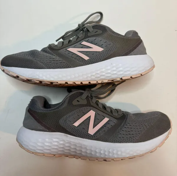 New Balance Womens 520 Cross Trainers Size 7 - Image 7
