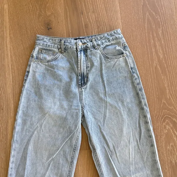 White Fox Distressed jeans Alana Size M Light Wash Blue - Image 2