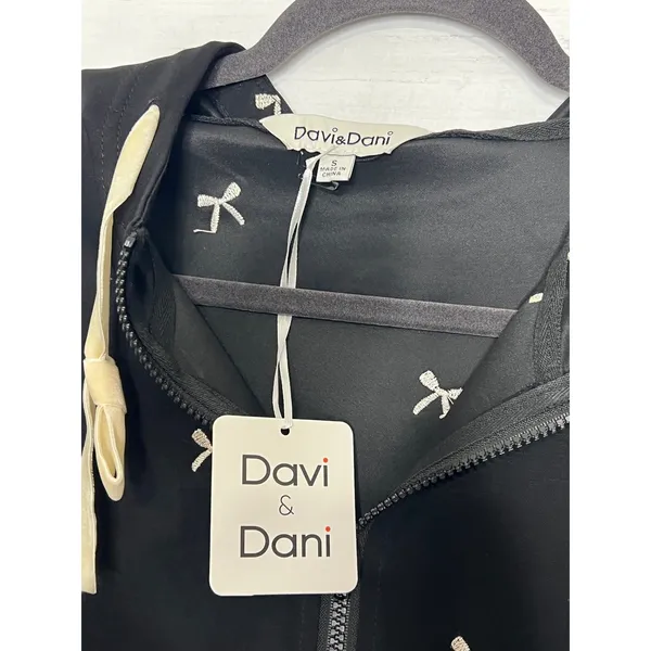 Davi & Dani Bow Print Size Small Black Hoodie and Shorts Matching Lounge Set - Image 5