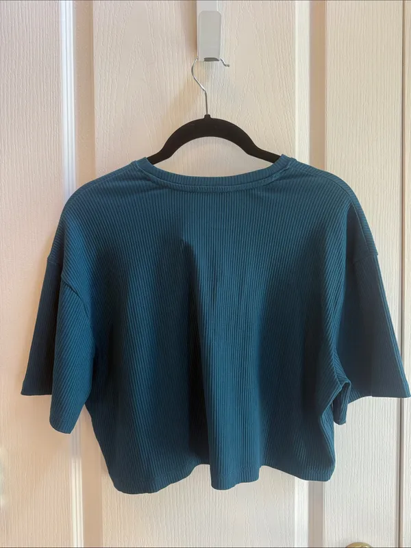Dry Goods Ribbed Crop Pocket Tee - Teal Blue - Image 3