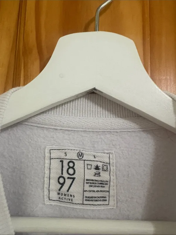 1897 Size Medium White USA Crewneck Sweatshirt - Image 4