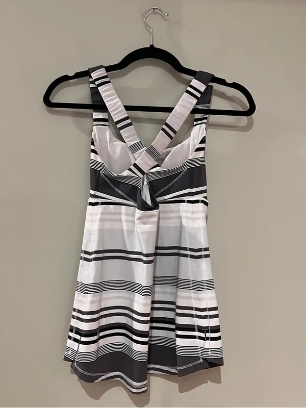 Lululemon Gray White Striped Tank Top Size 6 - Image 3