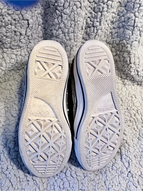 Converse Chuck Taylor All Star Silver Sequin High Tops. Rare Limited Edition. - Image 9