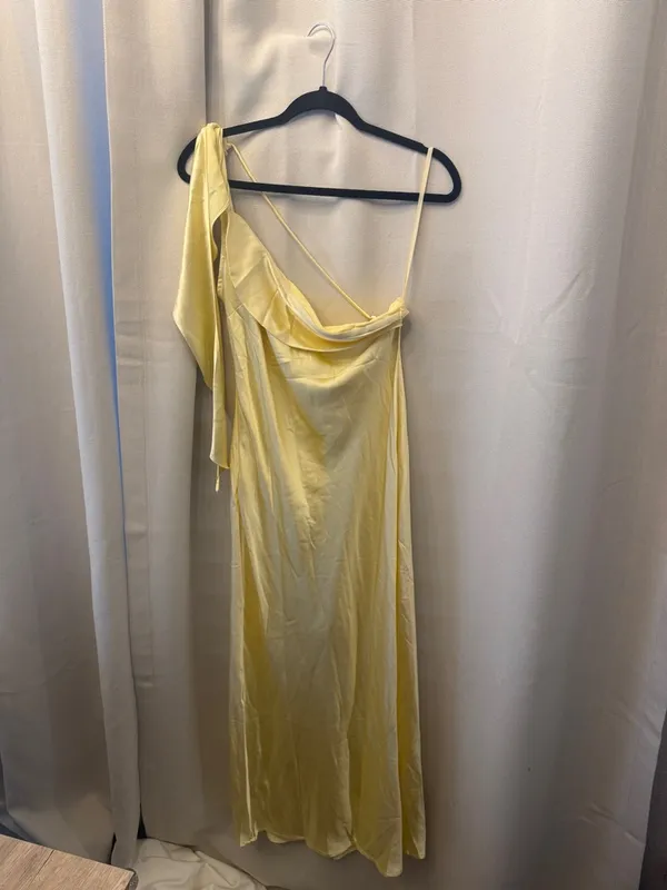 Selfie Leslie One-Shoulder Satin Slip Dress in Pale Yellow - Image 7