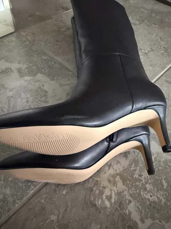 Calvin Klein Garry Leather Knee-High Pointed-Toe Boots in Black, Size 6, NEW - Image 4