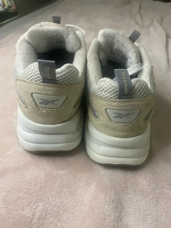 Reebok Charge Tennis Shoe Gray White Leather Run women shoes 8.5 - Image 3