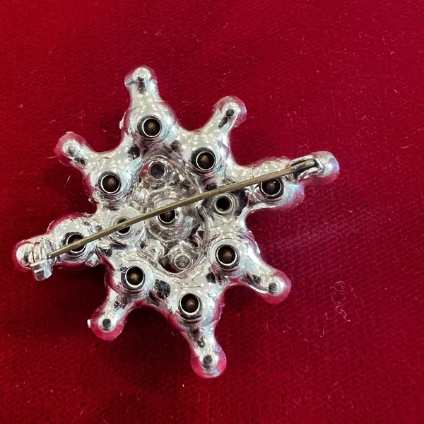 Vintage crystal star brooch - Image 2