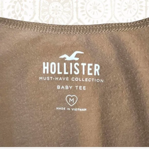 Hollister Baby Tee - Image 3