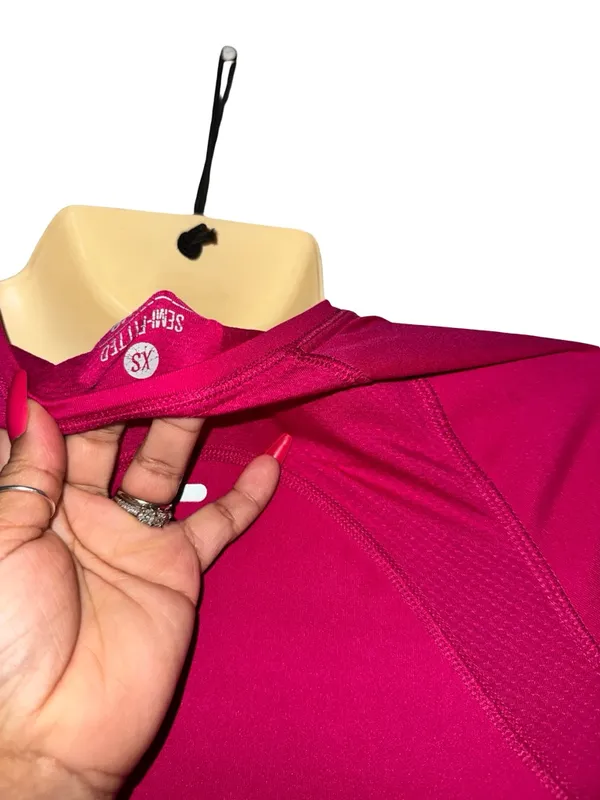 Old Navy Fuchsia Short Sleeve Active Tee - Image 3