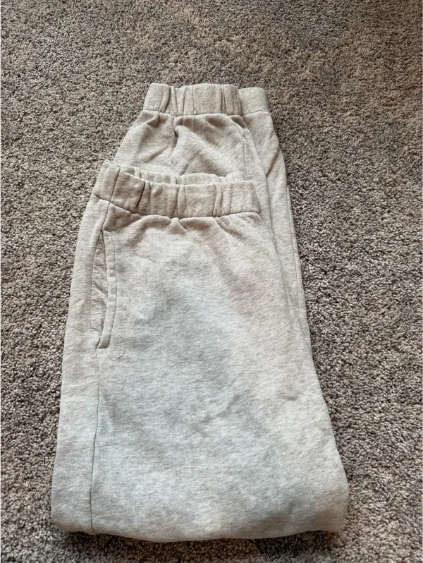 Brandy Melville Sweatpants - Image 3