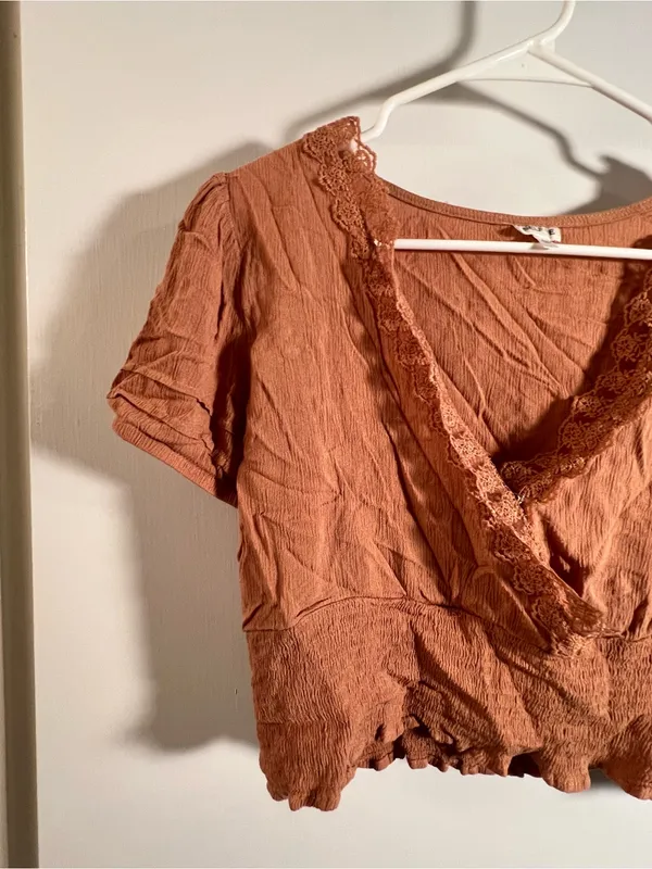 Self Love Women’s Size XL Cropped Faux Wrap Top Rust Brown Orange Lace Smocked - Image 2