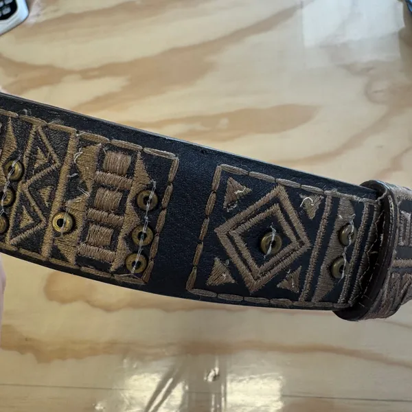 Chicos Brown Leather Tribal Embroidered Belt Brass Hook Buckle Size S/M Bohemian - Image 3